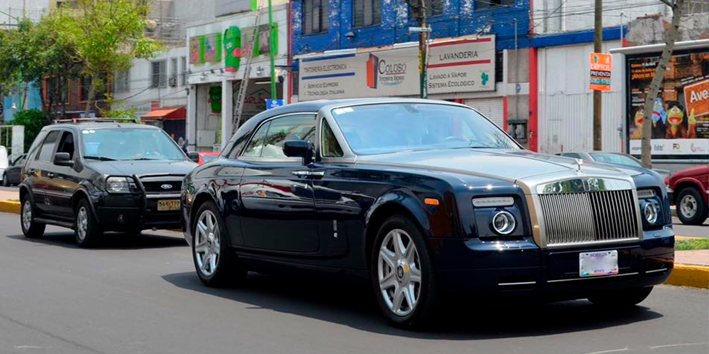 Estilo y Finanzas, Viajes, marcas de autos premium, seguro para auto, cotizador de seguros, Rolls-Royce Phantom, autos de alta gama, sofisticación británica