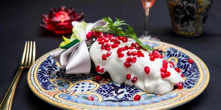 Estilo y Finanzas, gastronomía, cómo preparar chiles en nogada, tarjeta de crédito premium, experiencia, platillo tradicional mexicano, chiles en nogada