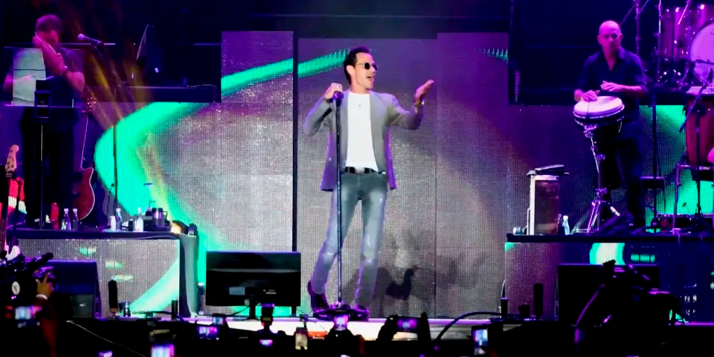 Estilo y Finanzas, Música en vivo, Marc Anthony, tarjeta de crédito, mejores tarjetas de crédito, Marc Anthony cantando en el escenario